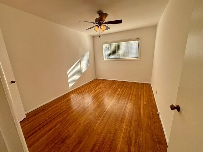 Building Photo - Victory, 1700-1702