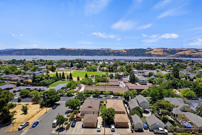 Building Photo - Downtown Benicia Duplex