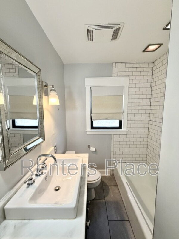Building Photo - 1531 S Gary Pl