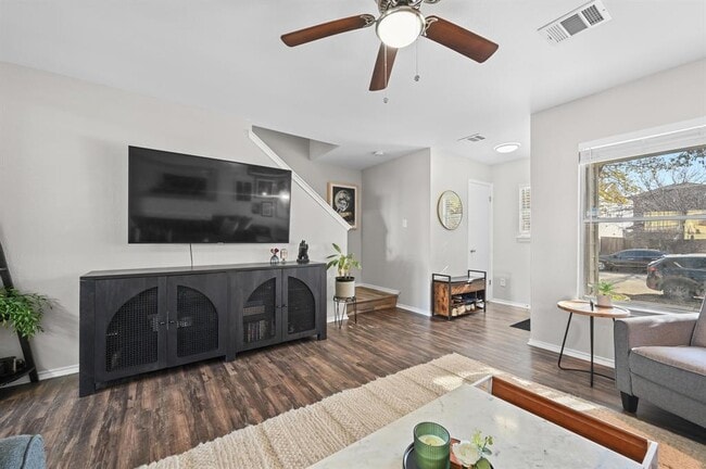 Building Photo - 13404 Coomes Dr