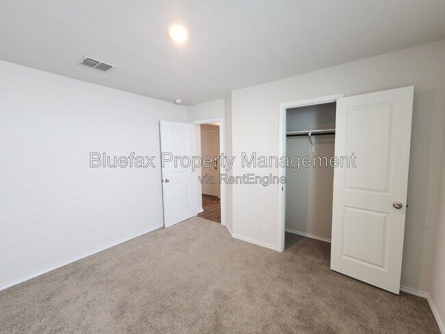 Building Photo - 14207 Red Rock Run
