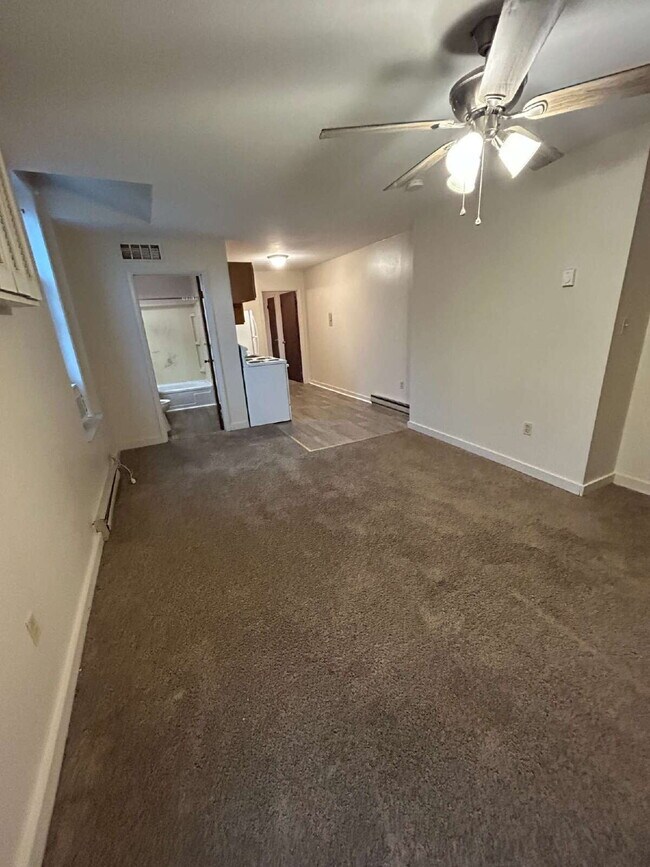 Building Photo - 1 Bedroom Apartment in York – Available early October