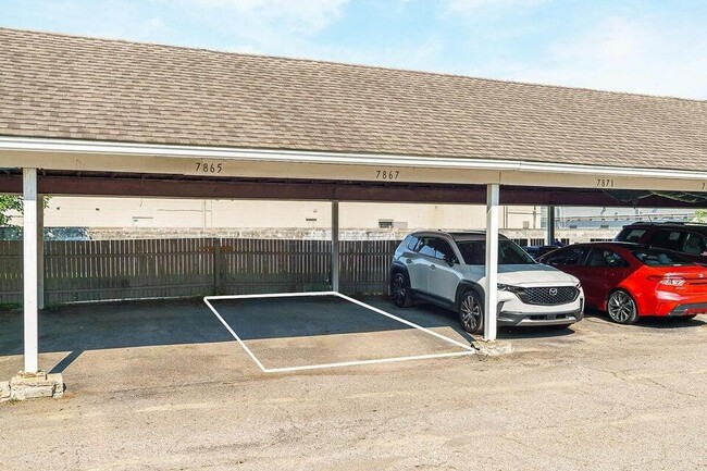 Building Photo - 7867 Meadowhaven Blvd