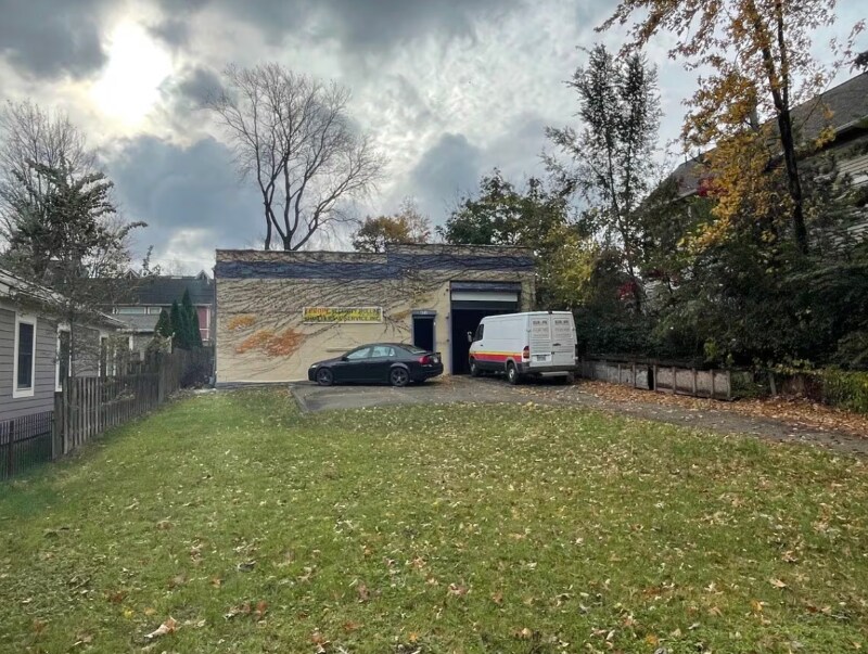 Building Photo - 4719 Clinton Ave