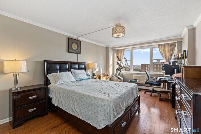 Building Photo - 65 Glenbrook Rd