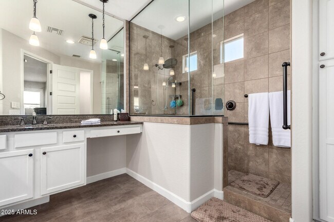 Building Photo - 7578 W Tierra Buena Ln