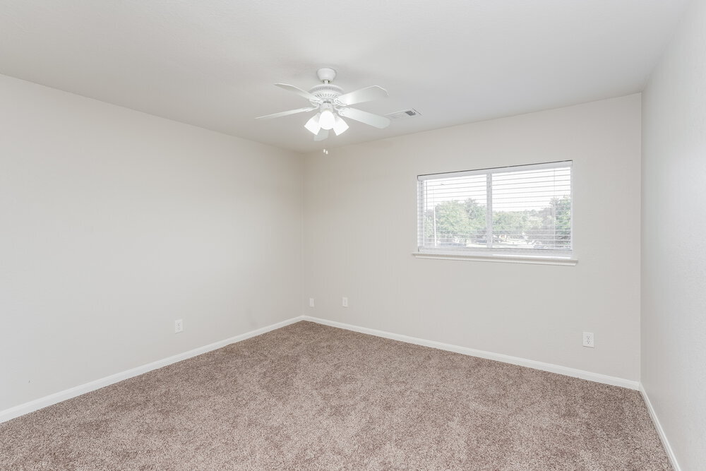 Building Photo - 7926 Suffield Glen Ln