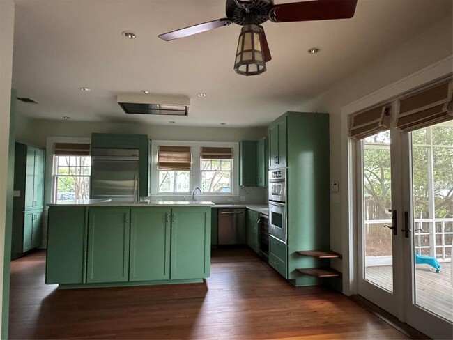 Building Photo - 4115 Avenue H