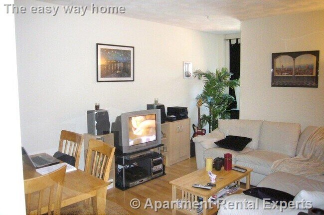 Primary Photo - 373 Highland Ave