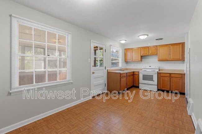 Building Photo - 662 Gleason Dr