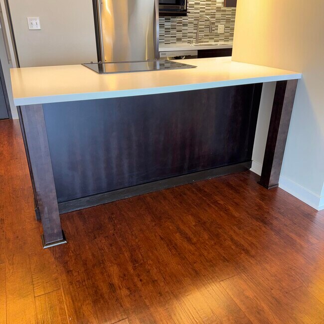 Building Photo - 1660 N Prospect Ave