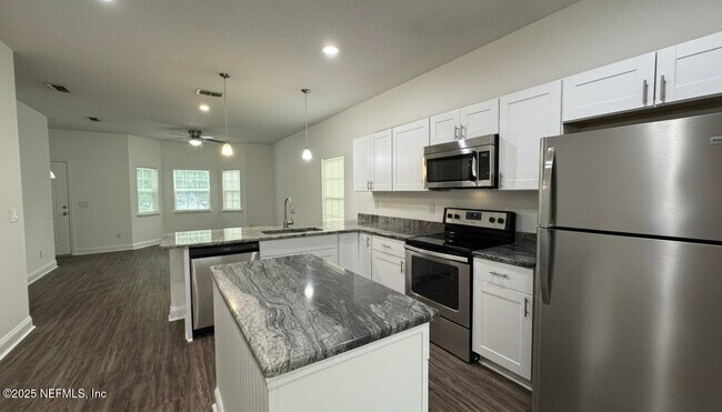 Building Photo - 6625 Osceola St