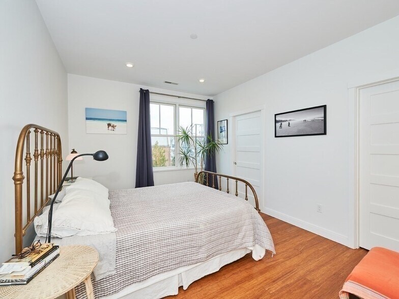 Building Photo - 290 Highland Ave