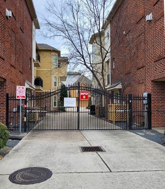 Building Photo - 921 Birdsall St