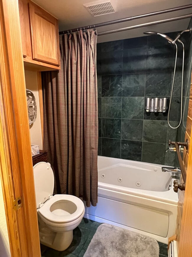 Building Photo - 290 Revett Dr