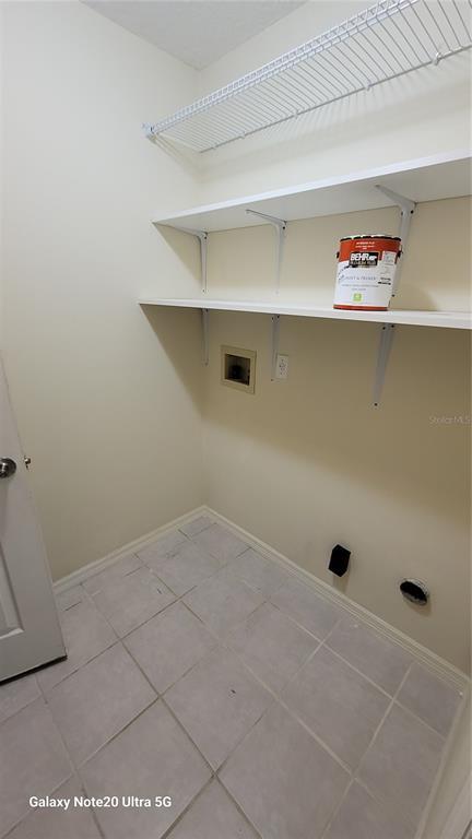 Building Photo - 11028 Versailles Blvd