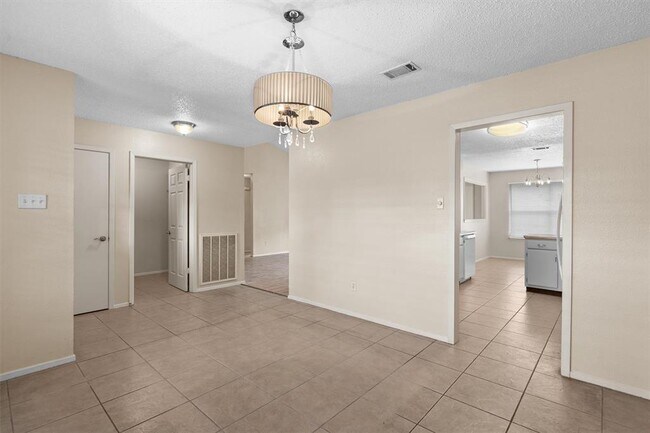 Building Photo - 11614 Tanglebriar Trail
