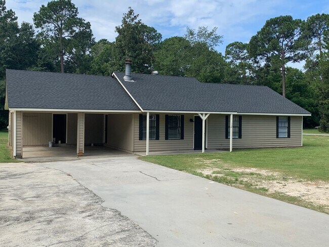 Building Photo - 812 Robin Hood Trail