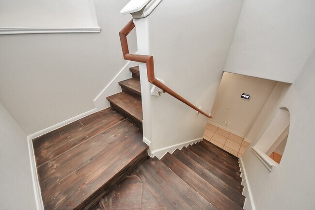 Building Photo - 21710 Oriole Trail