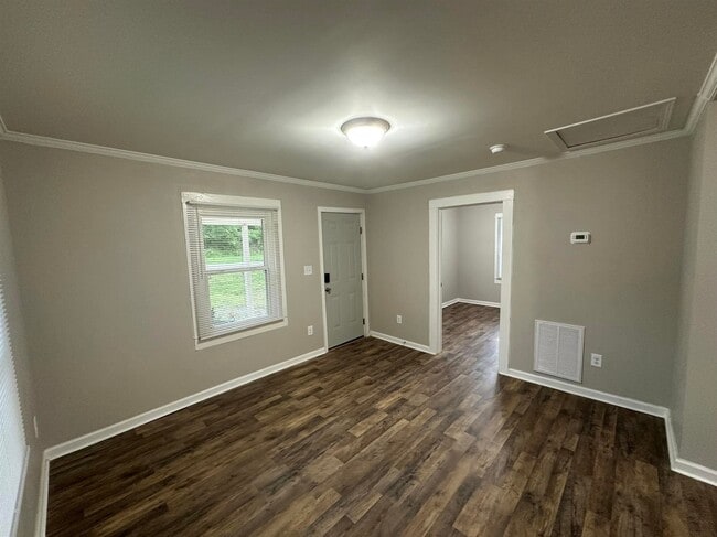 Building Photo - 416 Airline Ext