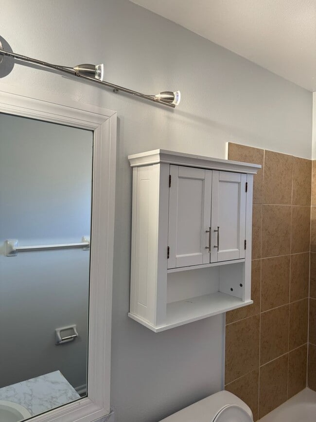 Building Photo - Stylish 2BR Cocoa Rental with Open Layout & Easy Commute