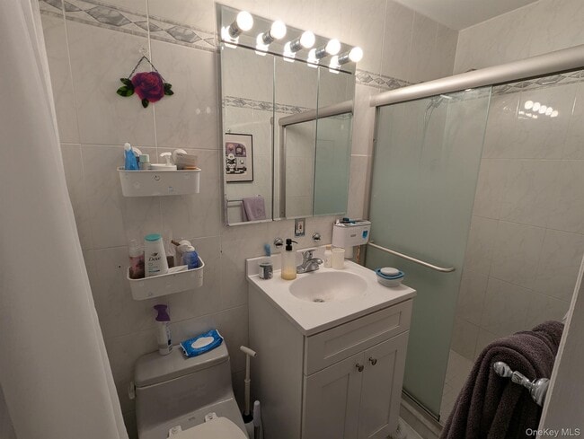 Building Photo - 14-12 Waters Edge Dr