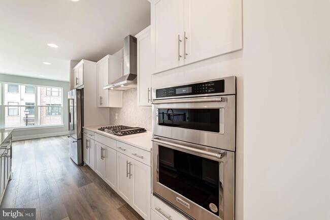 Building Photo - 6227 Almerico Pl