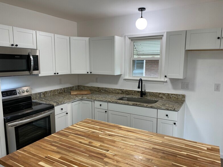 Kitchen - 2416 Sherry Rd