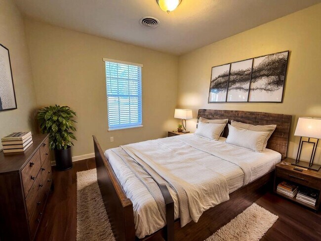 Building Photo - Location, Location, Location!