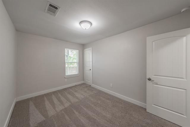 Building Photo - 916 S Rosemont Ave