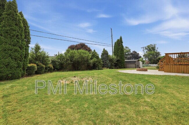 Building Photo - 233 Carmack Dr