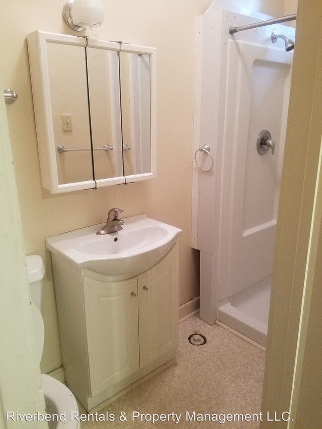 Building Photo - 1103 8th St E