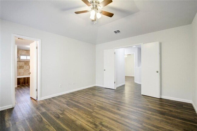 Building Photo - 12704 Margit Dr