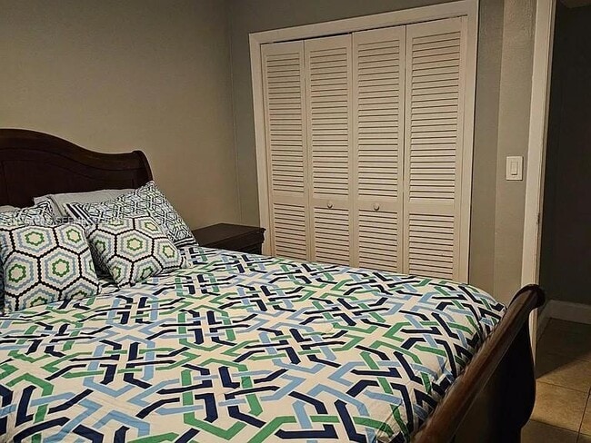 Building Photo - 1100 Salzedo St