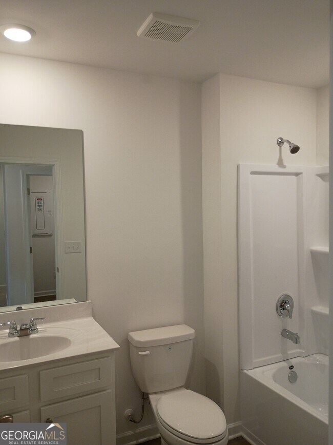 Building Photo - 248 Kenoot Dr