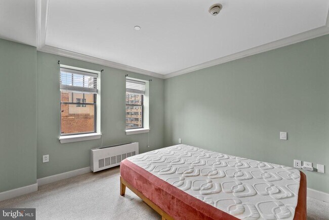 Building Photo - 1701 Locust St