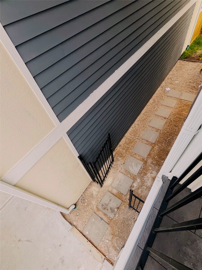 Building Photo - 3802 Yale St