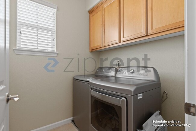 Building Photo - Unit