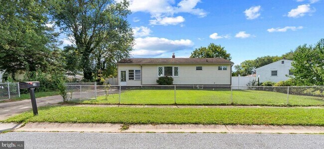 Primary Photo - 18 John Collins Cir