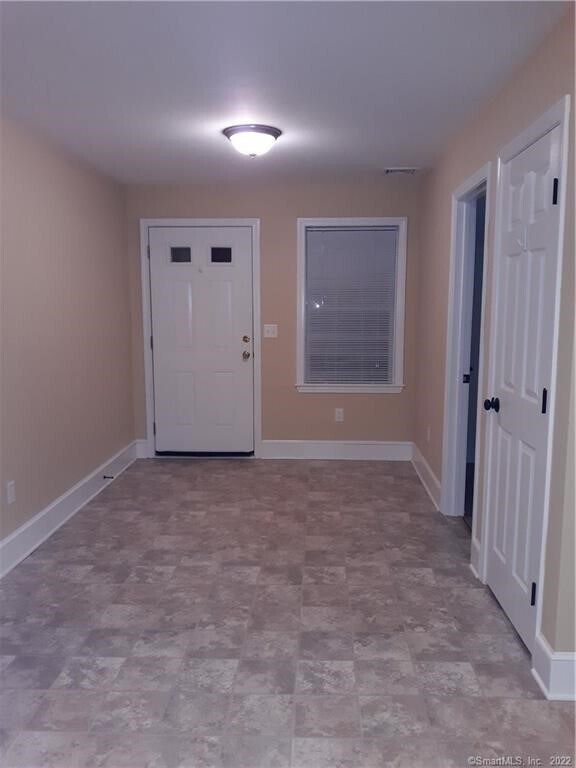 Building Photo - 481 Moosup Pond Rd