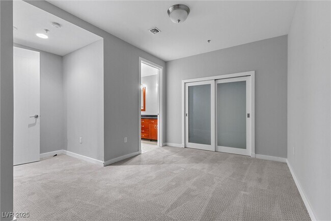 Building Photo - 4525 Dean Martin Dr