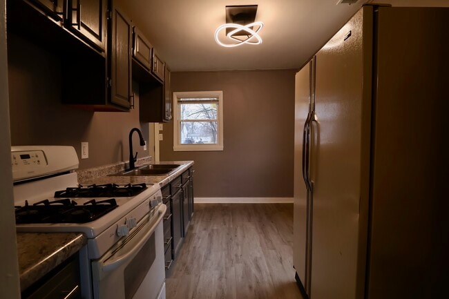 Building Photo - 237 S Kaley St