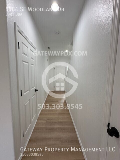 Building Photo - 5984 SE Woodland Dr