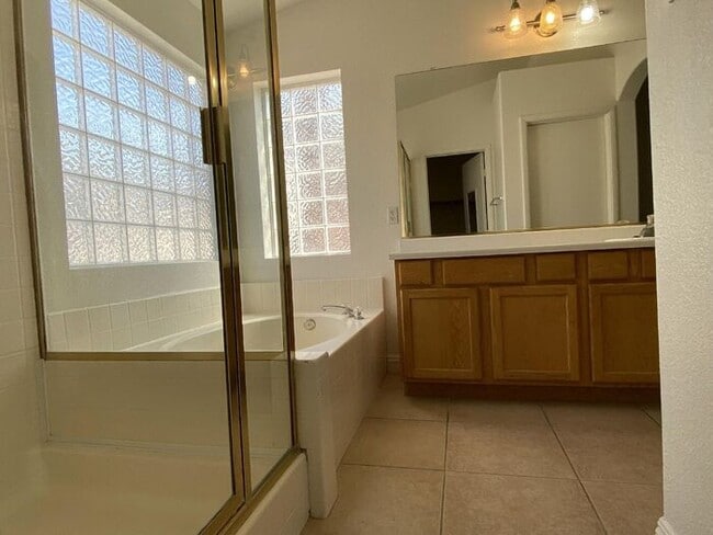 Building Photo - First Show: The first open showing is on 2/4 at 4PM. Please be prompt. We will be processing any ...