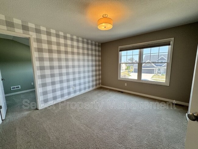 Building Photo - 1752 Woodlark Dr