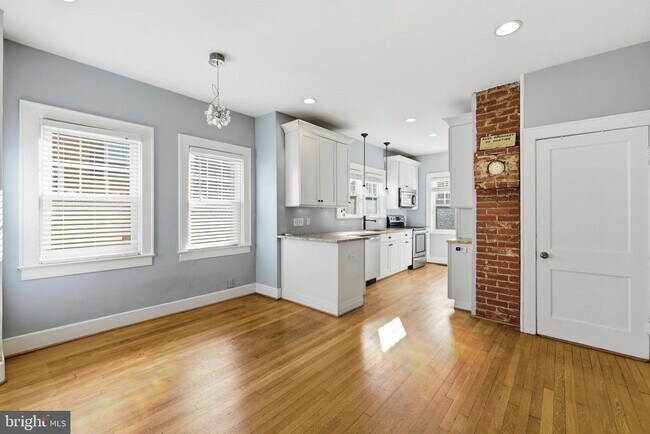 Building Photo - 5114 19th Rd N