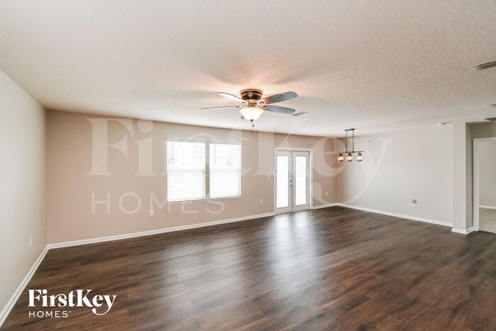 Building Photo - 3535 Shiner Dr
