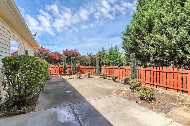 Building Photo - 7000 Dacian Ln