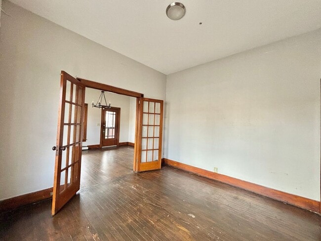 Building Photo - 426-428 S Westnedge Ave