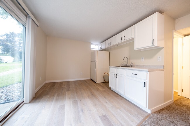 Building Photo - 14200 Elgin Ct